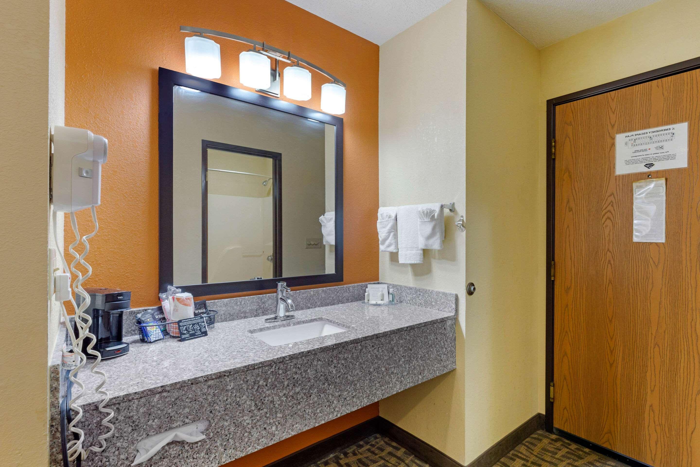 Quality Inn Wooster Exterior photo