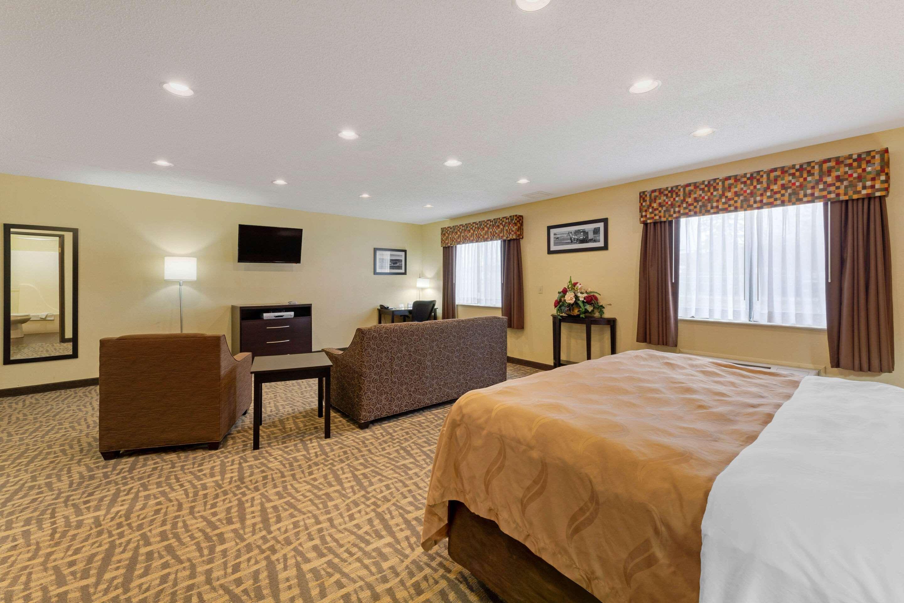 Quality Inn Wooster Exterior photo